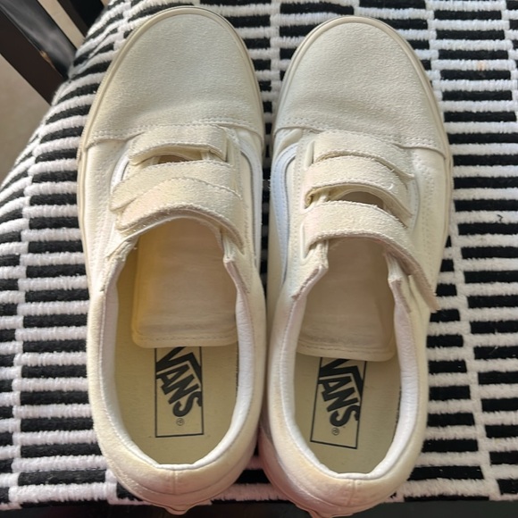 Vans - Picture 5 of 6